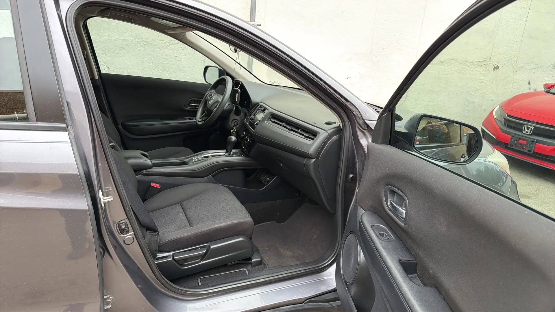 Used 2017 Honda HR-V LX image 24