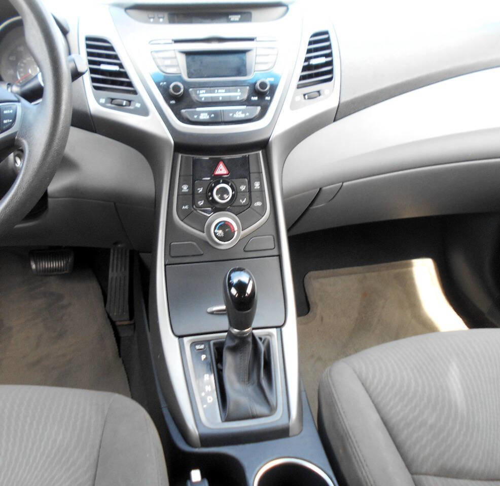 Used 2016 Hyundai Elantra SE FWD image 12