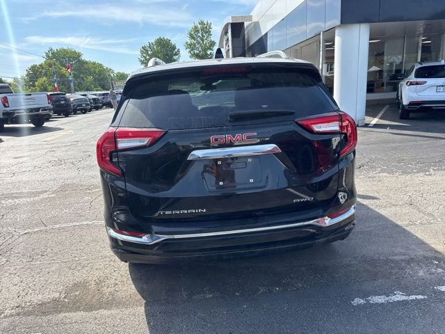 Used 2024 GMC Terrain Denali w/ Black Diamond Edition AWD/4WD image 8