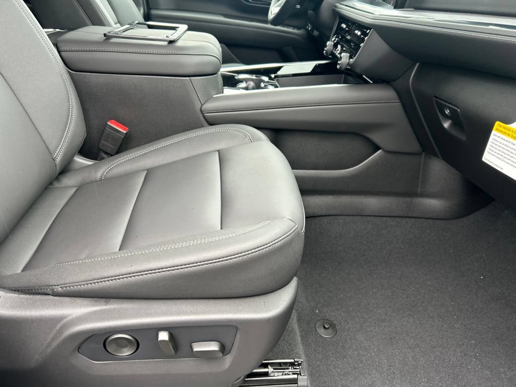New 2026 Chevrolet Suburban LT w/ Comfort Package AWD/4WD image 22