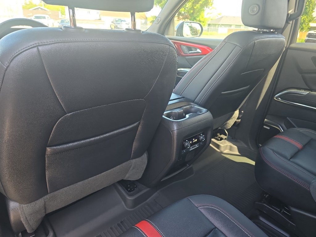 Used 2024 Chevrolet Traverse RS AWD/4WD image 21