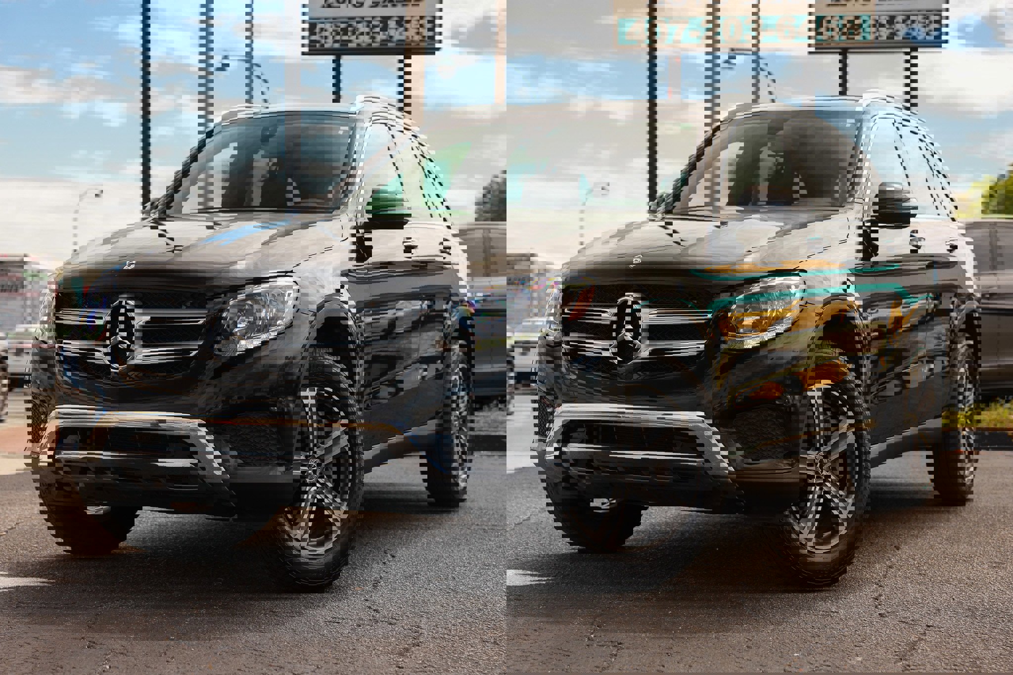 Used 2019 Mercedes-Benz GLC 300 w/ Premium Package image 1