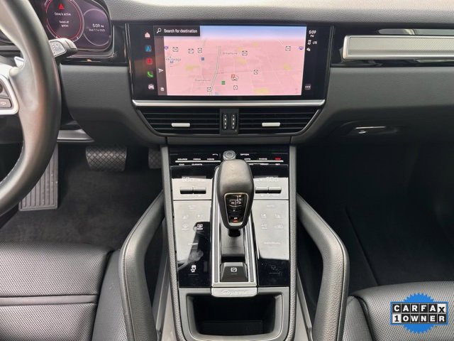 Used 2023 Porsche Cayenne Platinum Edition image 7