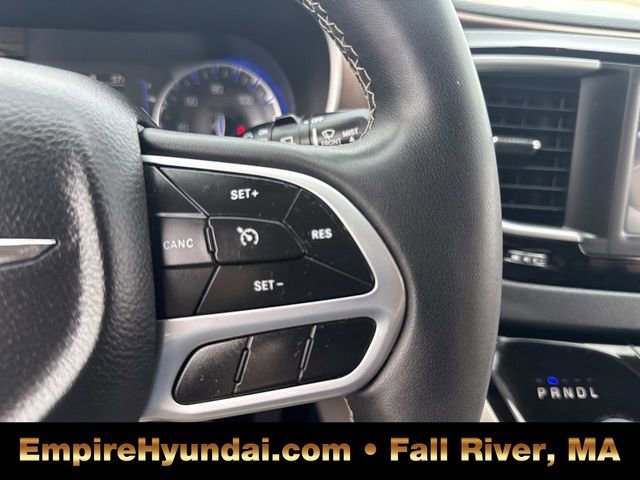 Used 2022 Chrysler Voyager LX image 27