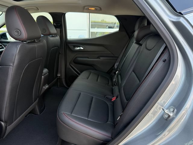 Used 2027 Chevrolet Bolt RS w/ Technology Package FWD image 17