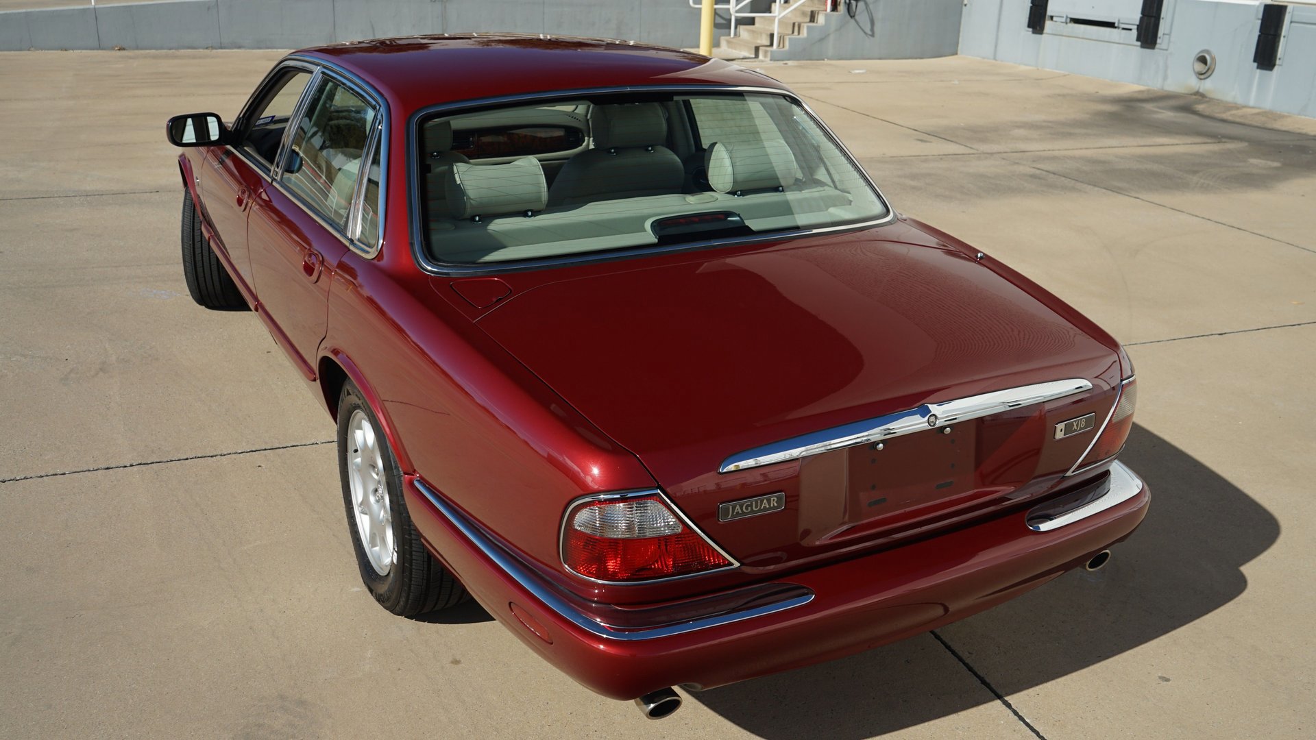 Used 1999 Jaguar XJ8 image 8