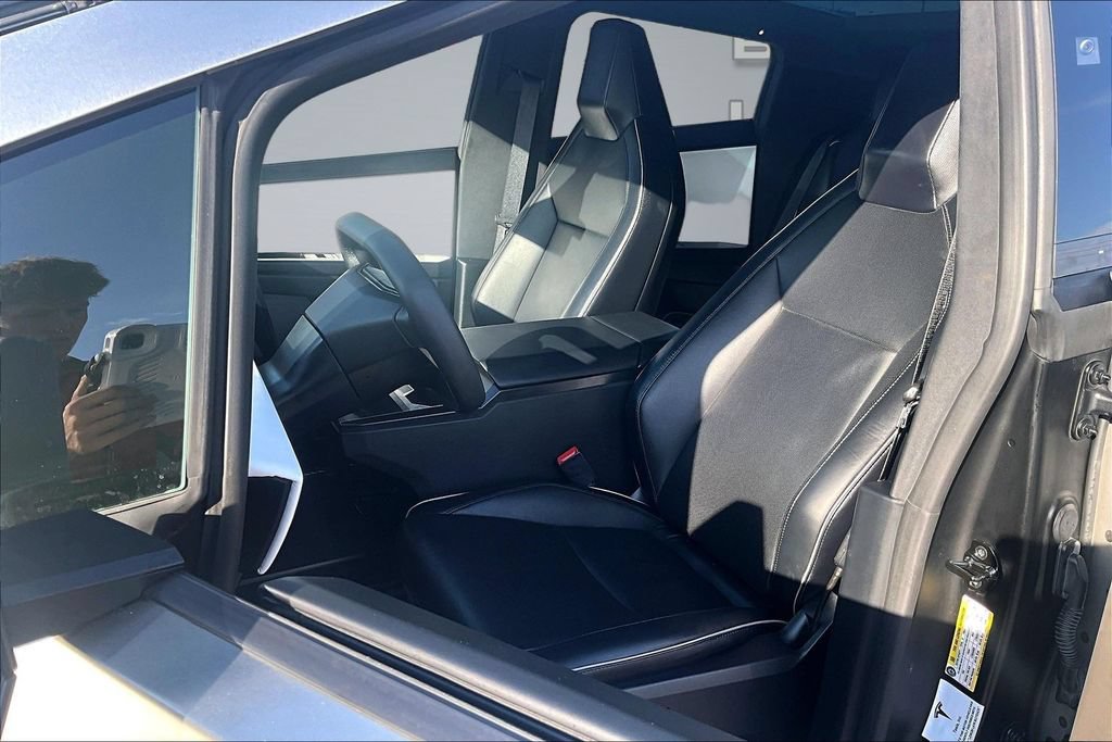 Used 2024 Tesla Cybertruck Cyberbeast AWD/4WD image 25