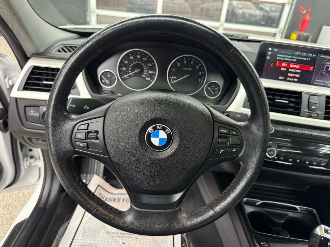 Used 2018 BMW 320i xDrive Sedan w/ Convenience Package image 24