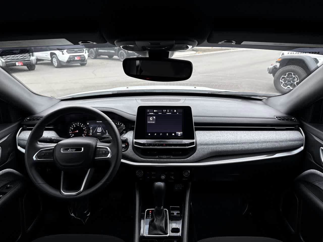 Used 2025 Jeep Compass Sport image 15