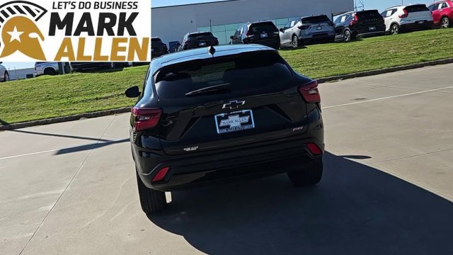 Used 2025 Chevrolet Trax RS w/ Sunroof Package FWD image 7