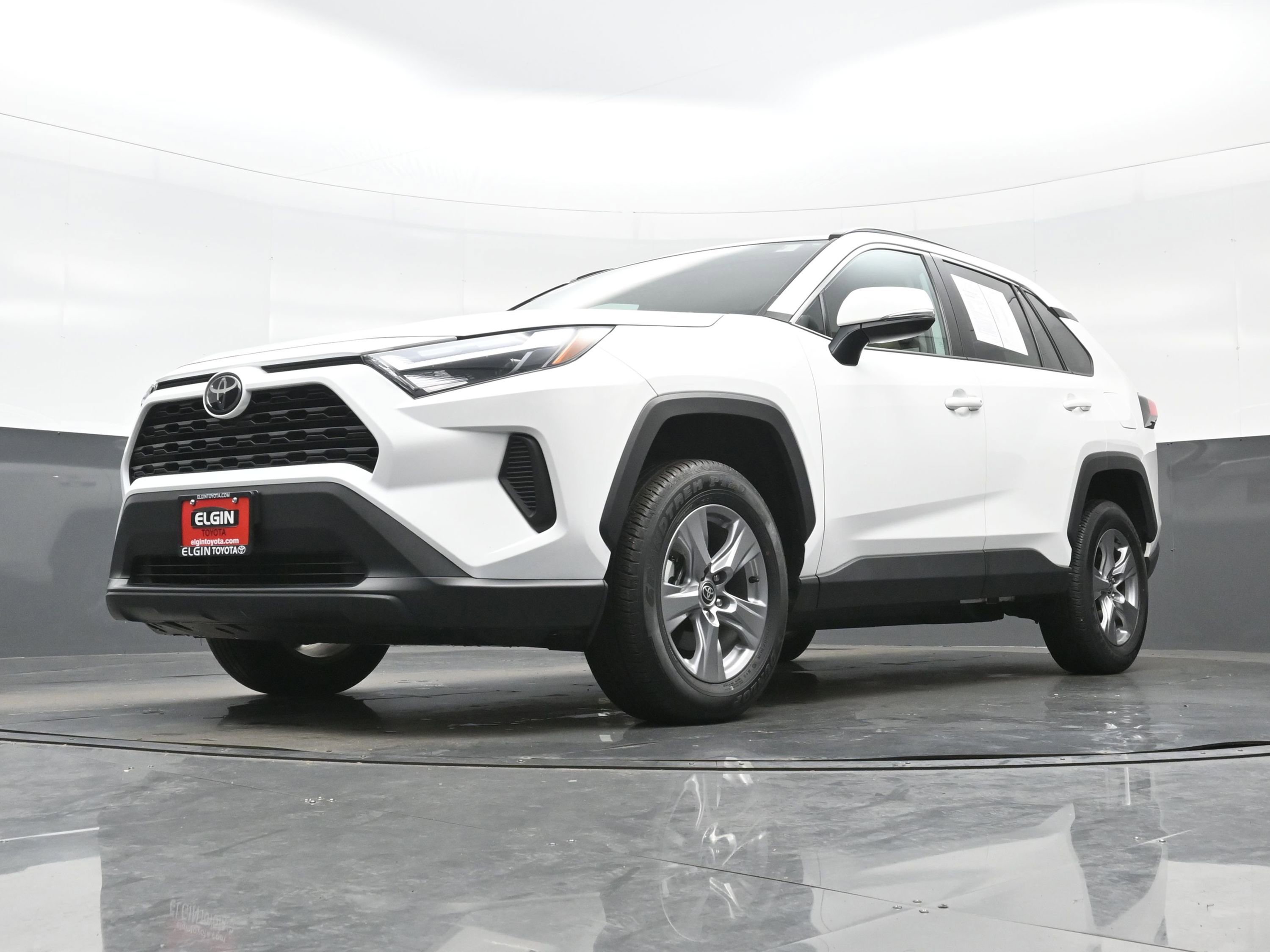 Used 2022 Toyota RAV4 XLE w/ XLE Grade Weather Package AWD/4WD image 28