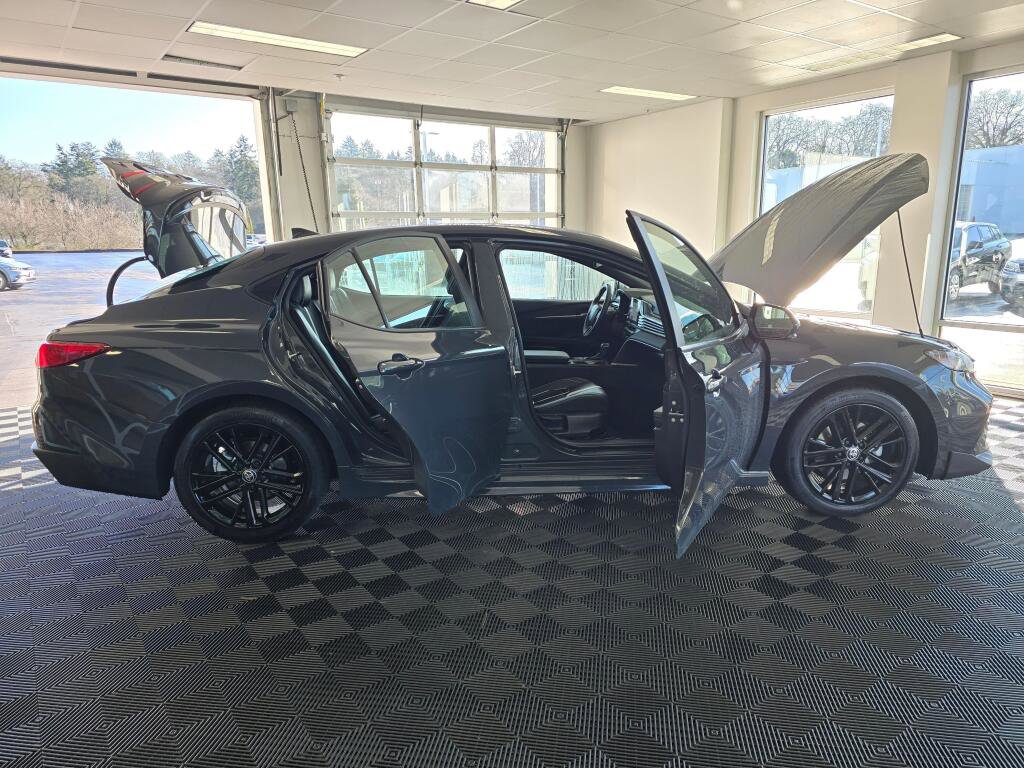 Used 2025 Toyota Camry SE image 17