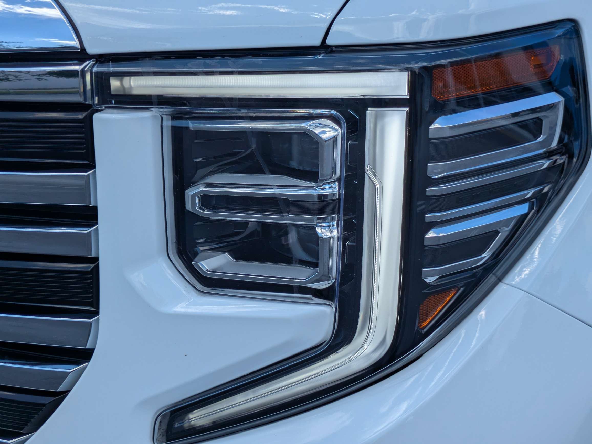 Certified 2025 GMC Sierra 1500 SLT RWD image 29