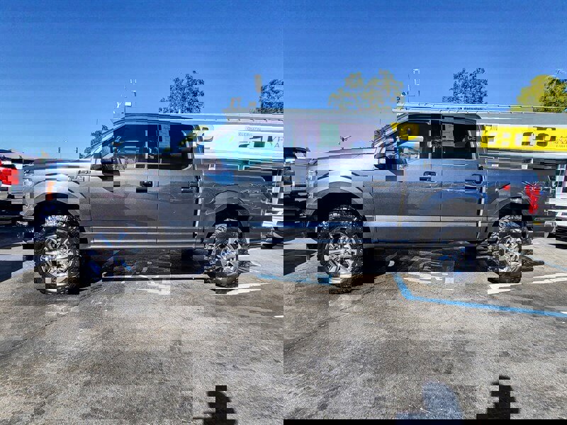 Used 2020 Ford F150 XLT image 2