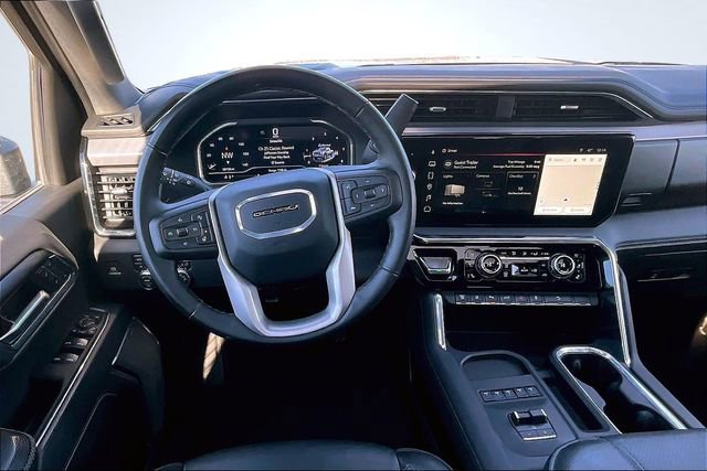 Used 2025 GMC Sierra 3500 Denali w/ Denali Reserve Package image 9