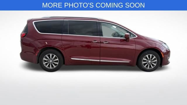 Used 2019 Chrysler Pacifica Touring-L Plus w/ Advanced Safetytec Group FWD image 3