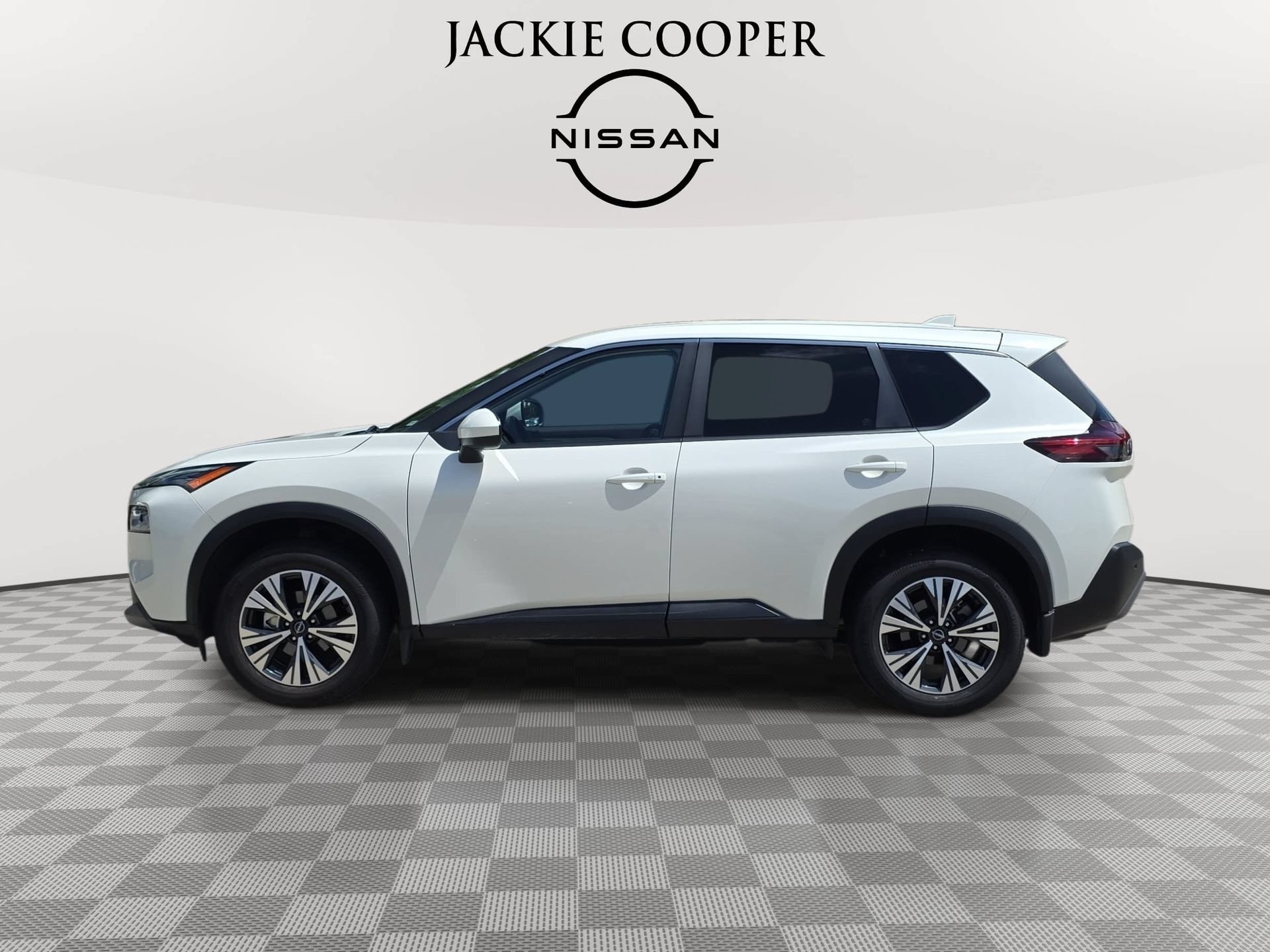 Used 2023 Nissan Rogue SV FWD image 8