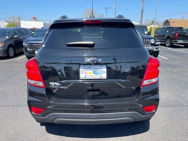 Used 2022 Chevrolet Trax LT w/ Midnight Edition image 6