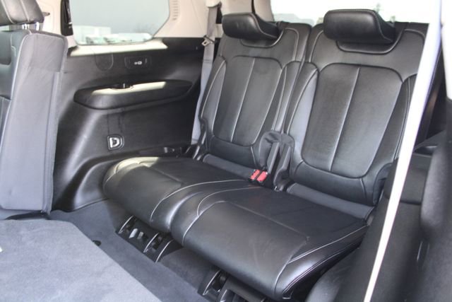 Used 2023 Jeep Grand Cherokee L Limited AWD/4WD image 37