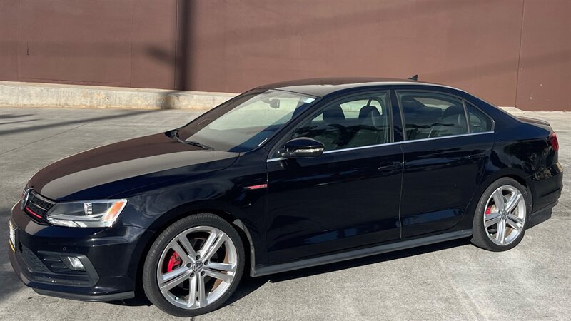 Used 2016 Volkswagen Jetta GLI SE FWD image 1