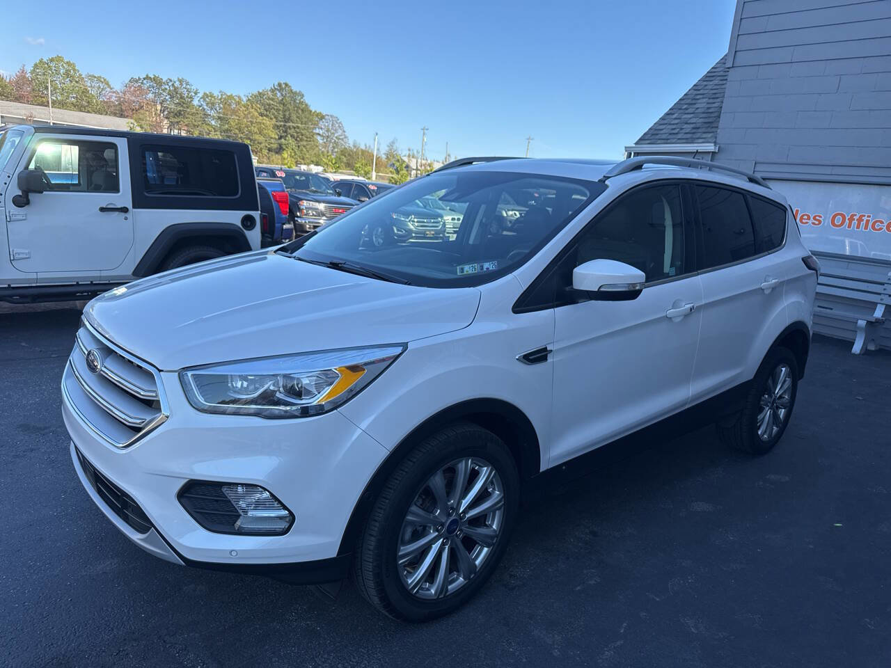Used 2018 Ford Escape Titanium w/ Ford Safe & Smart Package image 3