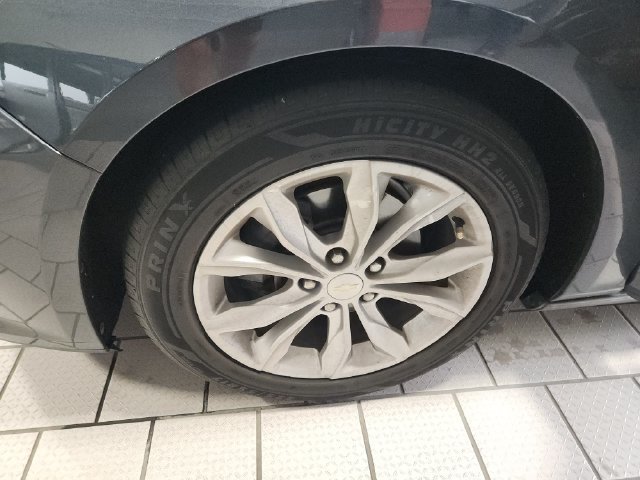 Used 2020 Chevrolet Malibu LT FWD image 9