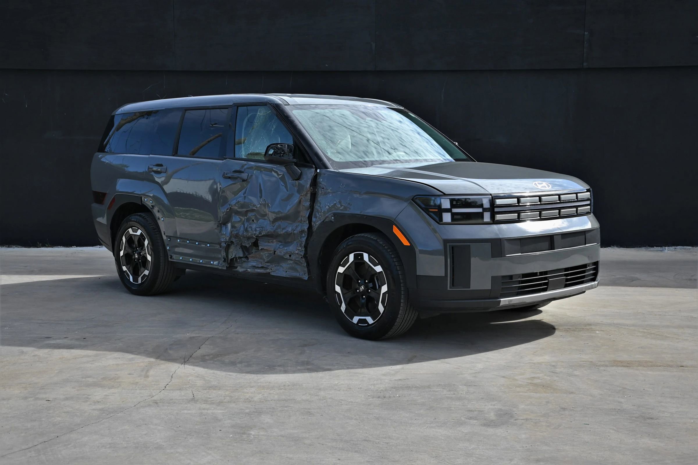 Used 2024 Hyundai Santa Fe SE video 2