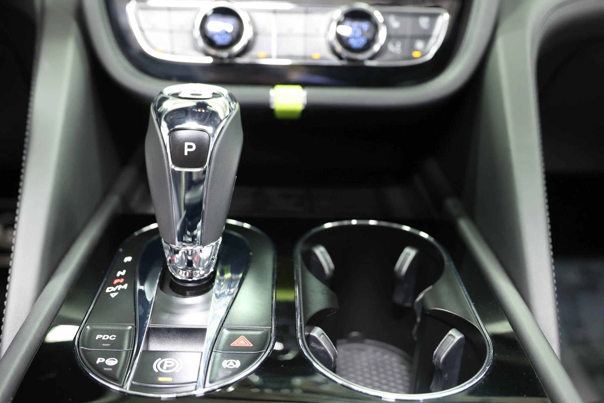 Used 2023 Bentley Bentayga Extended Wheelbase AWD/4WD image 49