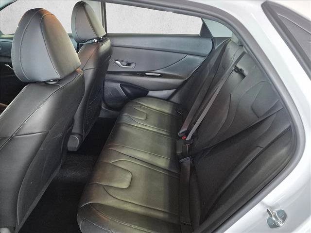 Used 2023 Hyundai Elantra Limited FWD image 19