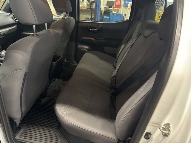 Used 2016 Toyota Tacoma TRD Sport image 21