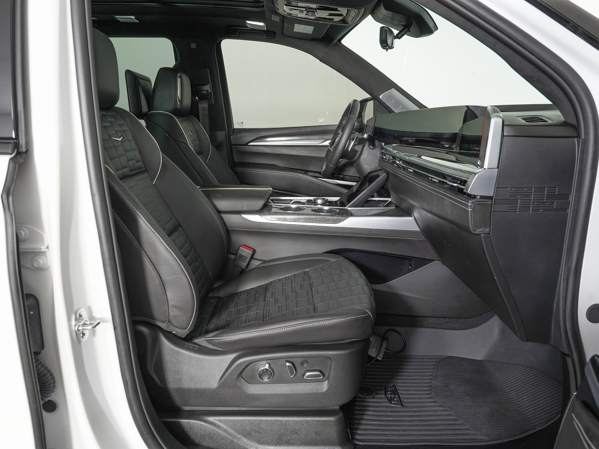 Used 2025 Cadillac Escalade V w/ LPO, Floor Liner Package image 10