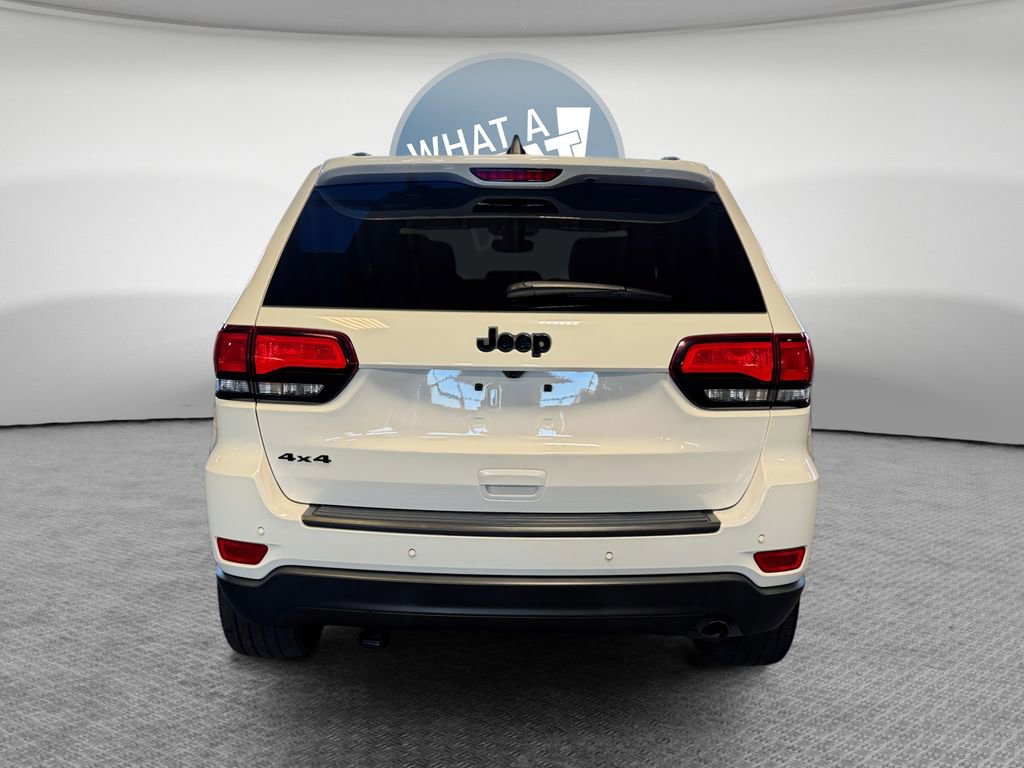 Used 2019 Jeep Grand Cherokee Laredo AWD/4WD image 5