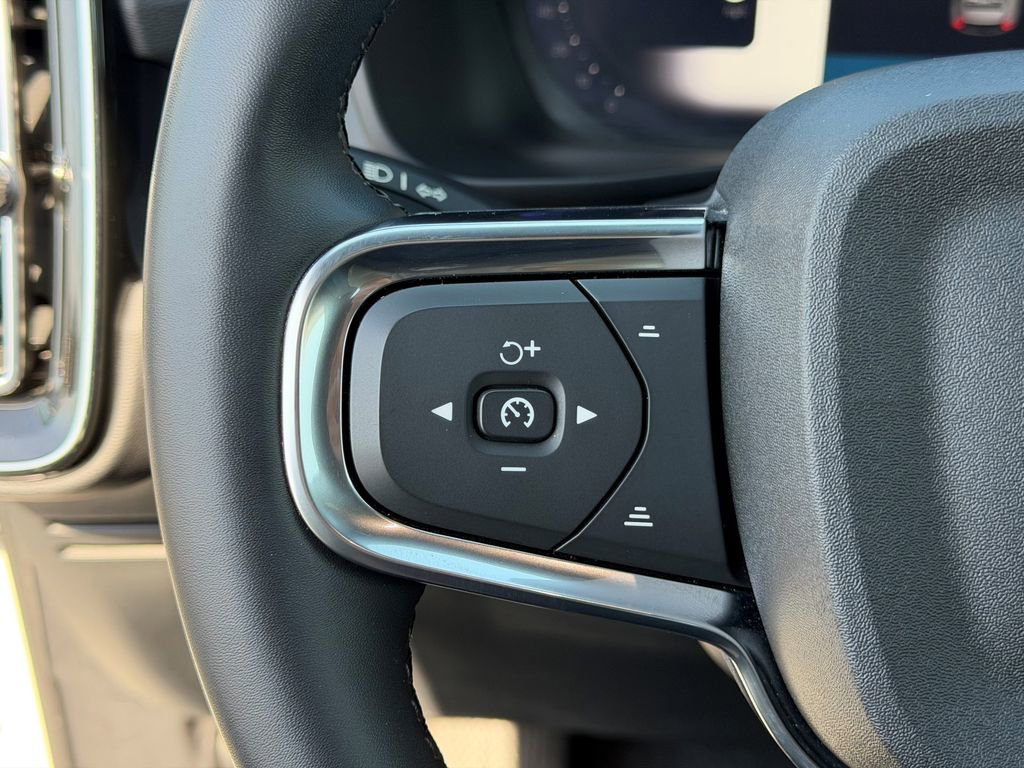 Certified 2024 Volvo XC40 B5 Core AWD/4WD image 26