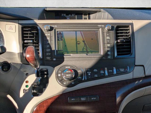Used 2011 Toyota Sienna XLE image 15