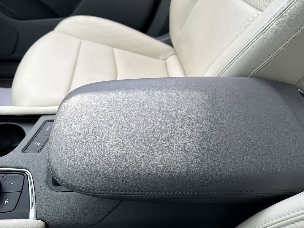 Used 2023 Cadillac XT6 Premium Luxury w/ Technology Package image 21