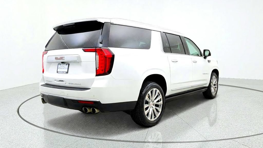 Used 2022 GMC Yukon XL Denali AWD/4WD image 5