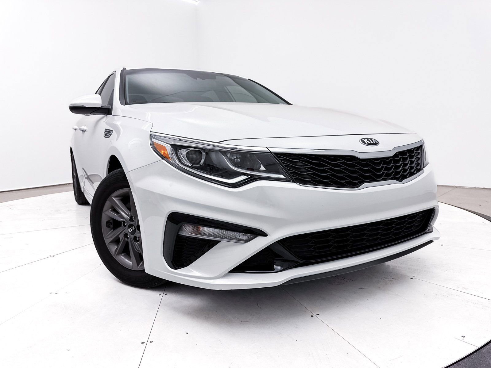 Used 2020 Kia Optima LX image 5