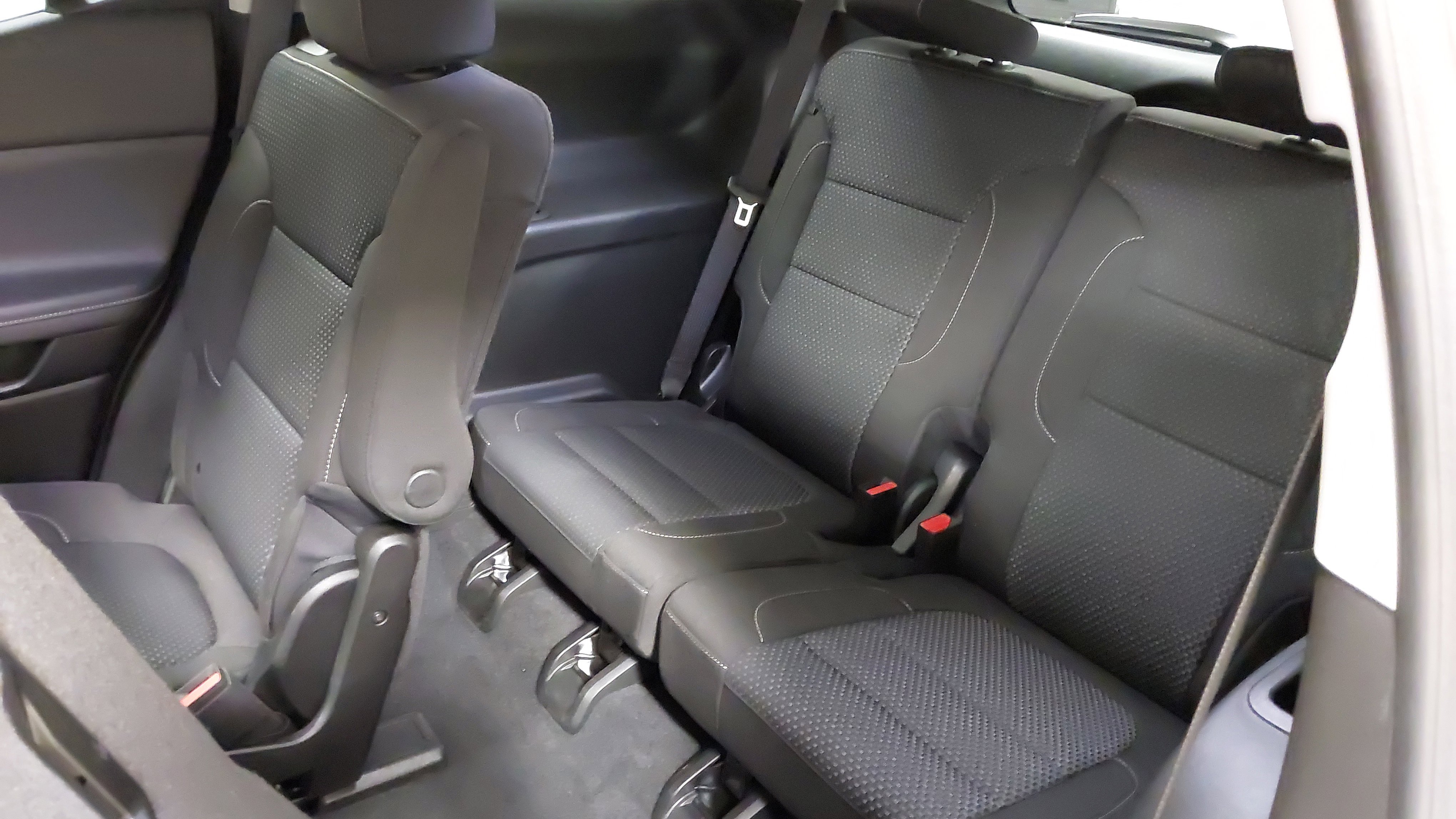 Used 2023 GMC Acadia SLE w/ Driver Convenience Package image 39