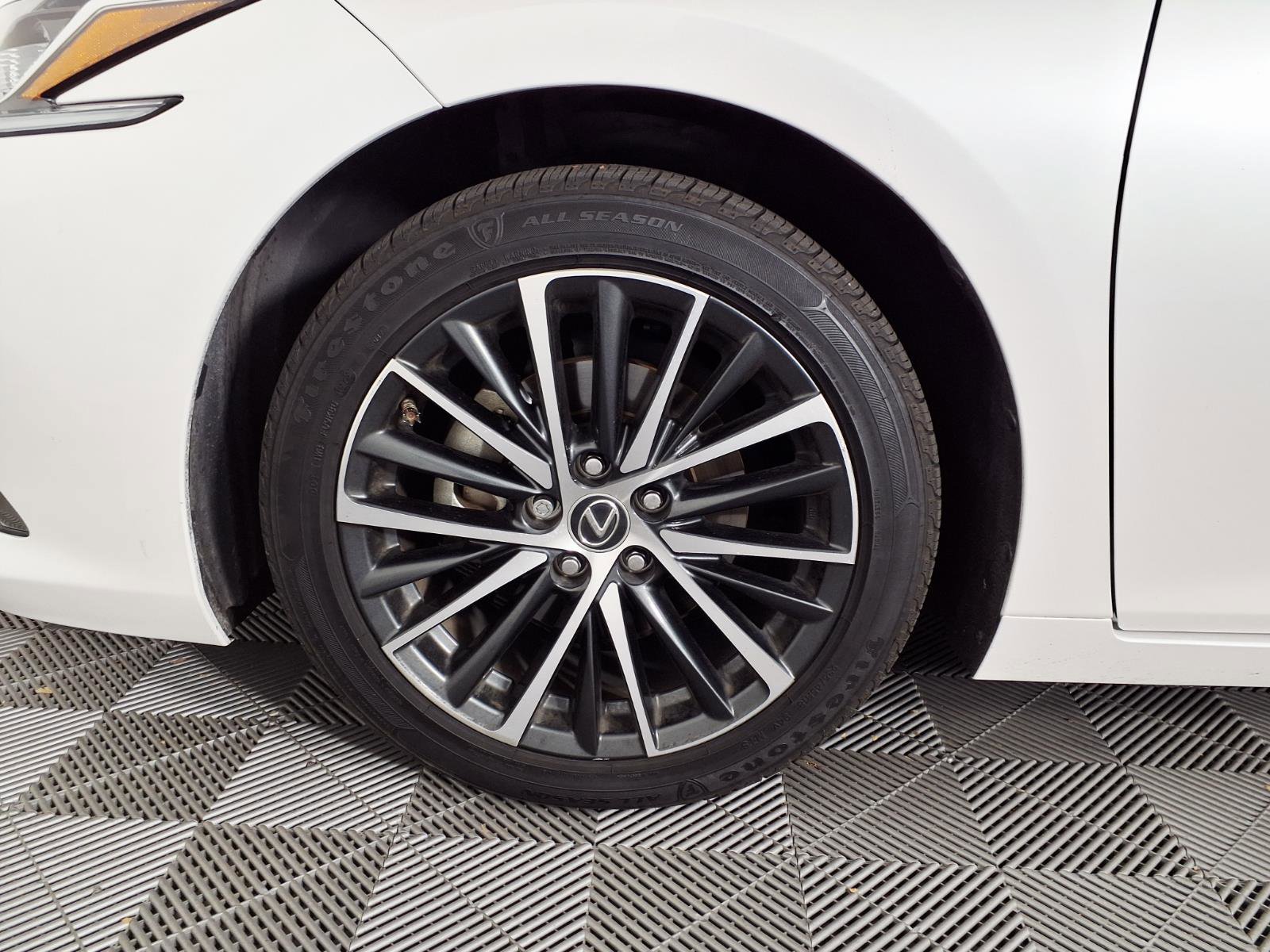 Used 2024 Lexus ES 350 w/ Premium Package image 7