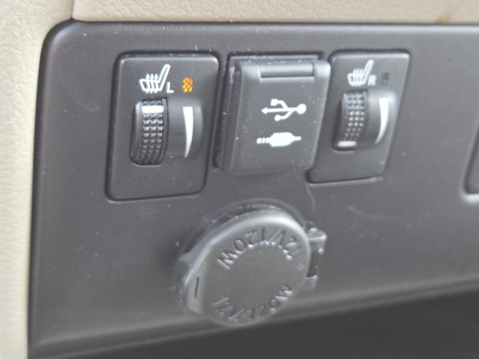 Used 2019 Toyota Sienna XLE w/ XLE Navigation Package AWD/4WD image 6