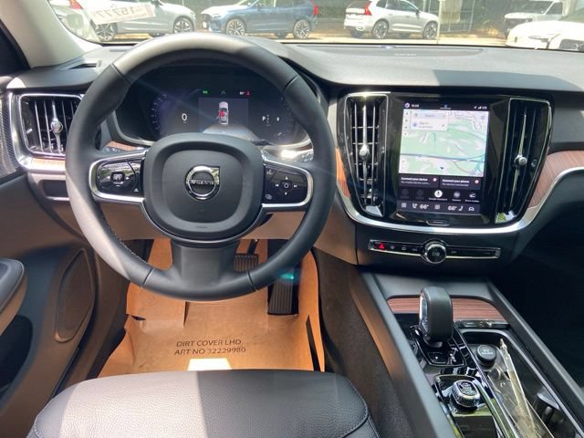 New 2026 Volvo V60 B5 Cross Country Plus w/ Protection Package Premier AWD/4WD image 13