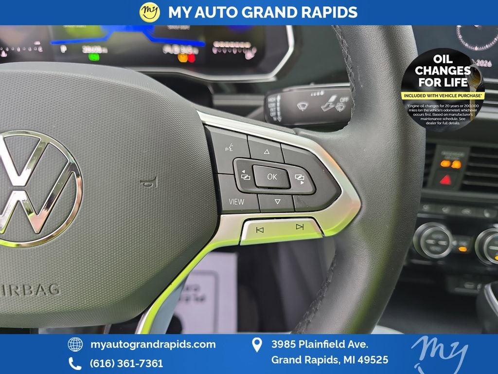 Used 2024 Volkswagen Jetta SE image 16