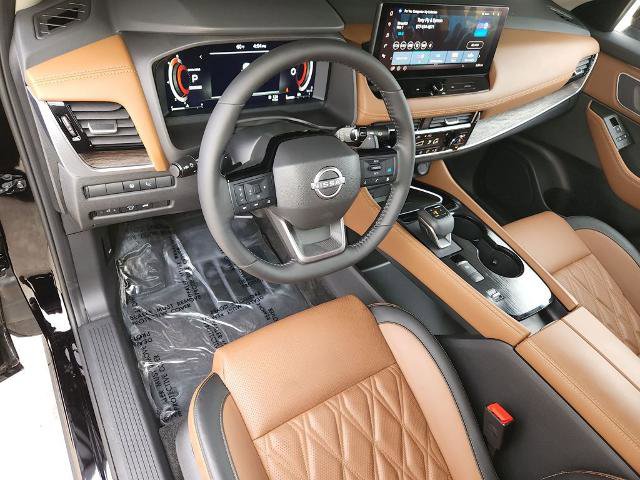 Certified 2025 Nissan Rogue Platinum w/ Platinum Premium Package image 11