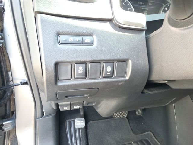 Used 2023 Nissan Murano SV FWD image 14