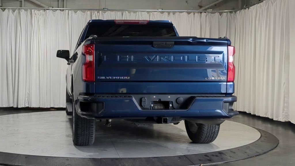 Used 2021 Chevrolet Silverado 1500 Custom w/ Safety Confidence Package AWD/4WD image 9