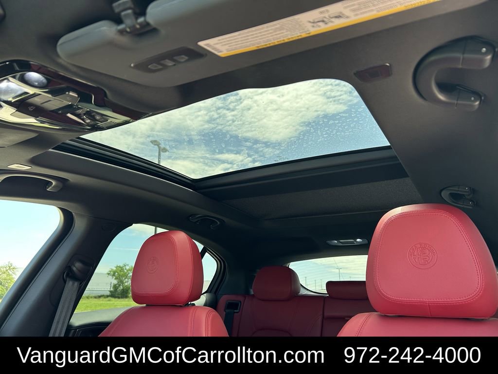 Used 2024 Alfa Romeo Stelvio Veloce image 27