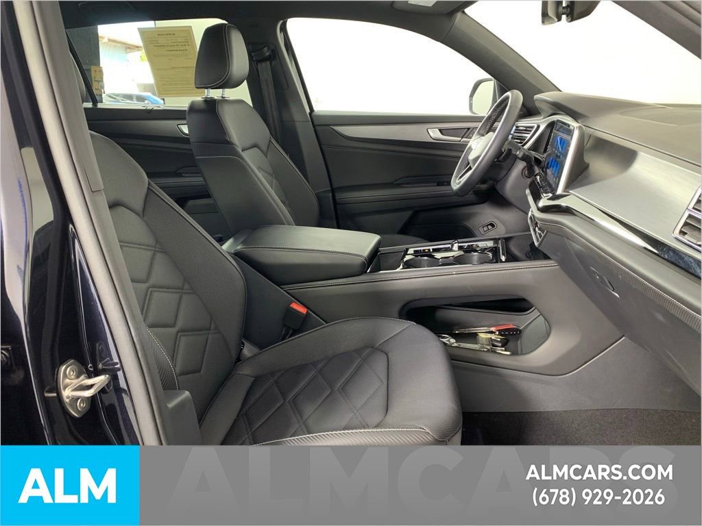 Used 2025 Volkswagen Atlas Cross Sport SE image 37