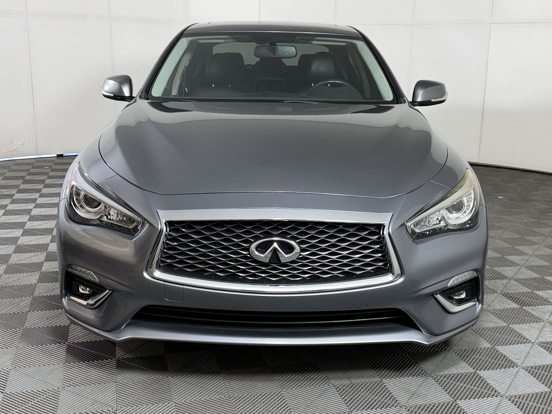 Used 2018 INFINITI Q50 Luxe w/ Essential Package (3.0T Luxe) AWD/4WD image 6