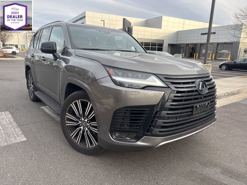 Used 2023 Lexus LX 600 4WD w/ Luxury Package image 1