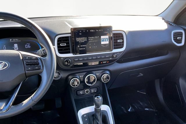 Used 2023 Hyundai Venue Limited image 9